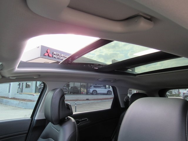 Vehicle image 27 of 46