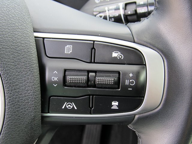 Vehicle image 35 of 46