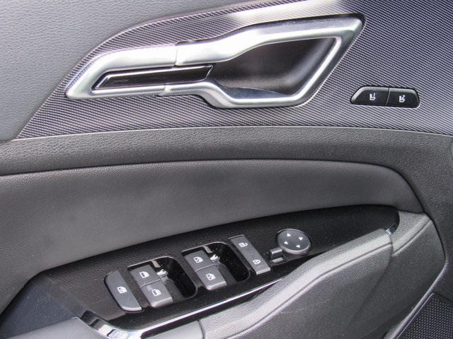 Vehicle image 26 of 46