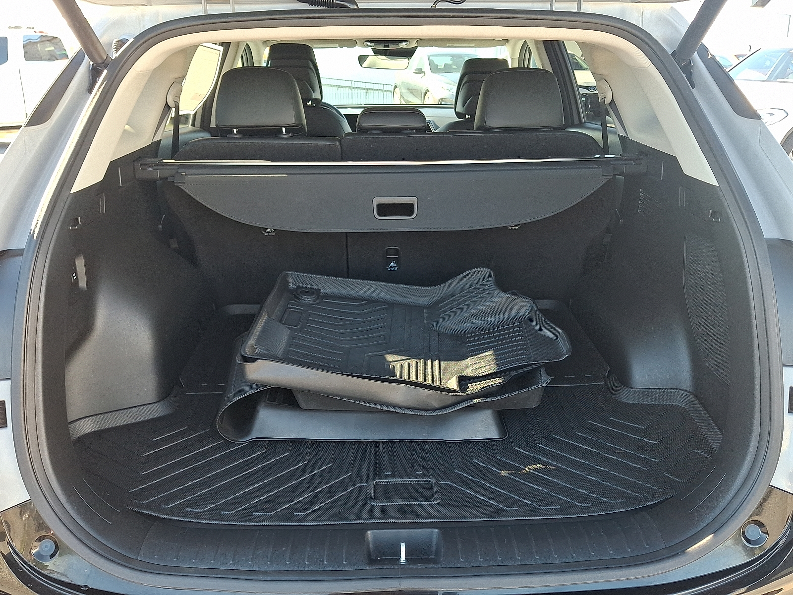 2023 Kia Sportage SX-Prestige Image 10 of 32