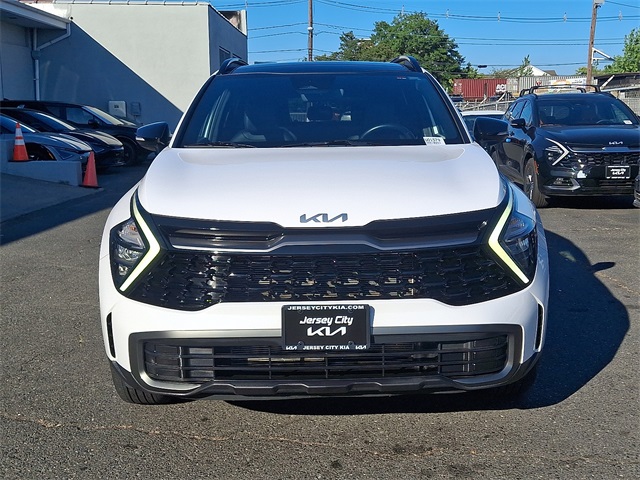 2023 Kia Sportage X-Line Image 2 of 30