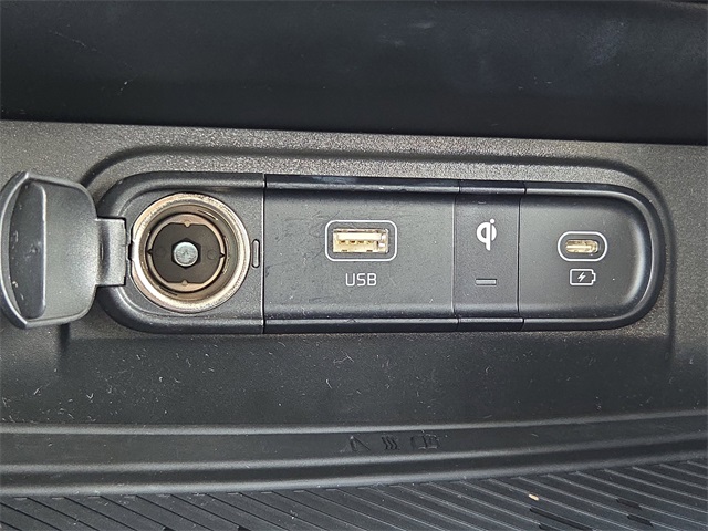 2023 Kia Sportage X-Line Image 29 of 35