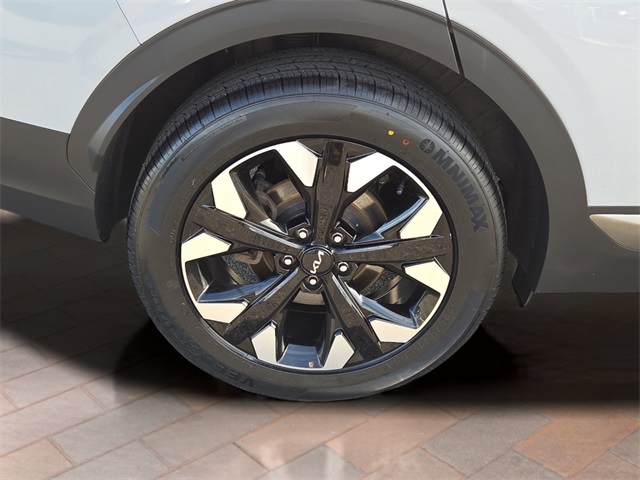 2023 Kia Sportage X-Line Image 8 of 35