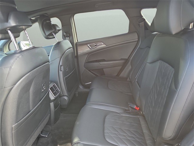 2023 Kia Sportage X-Line Image 12 of 35
