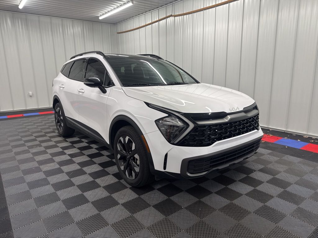 2023 Kia Sportage X-Line Image 2 of 17