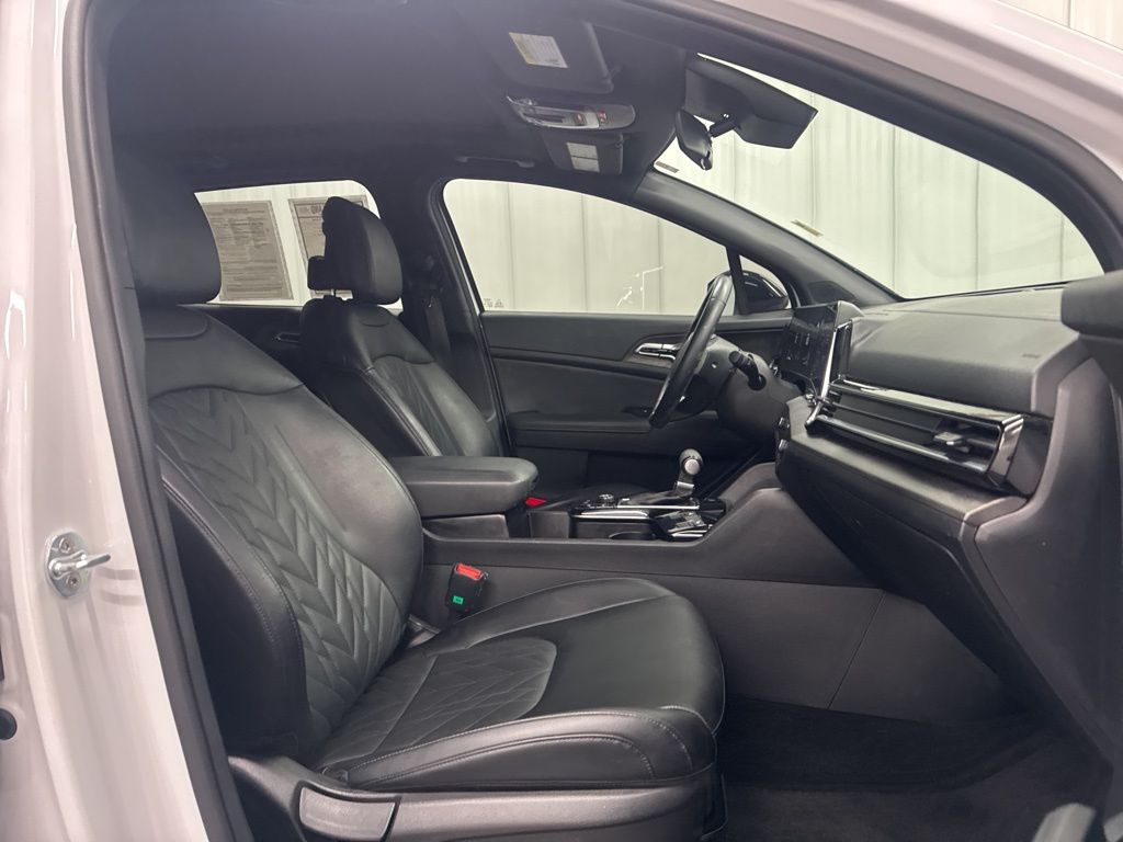 2023 Kia Sportage X-Line Image 9 of 17