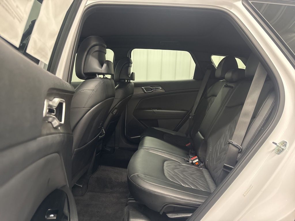 2023 Kia Sportage X-Line Image 7 of 17
