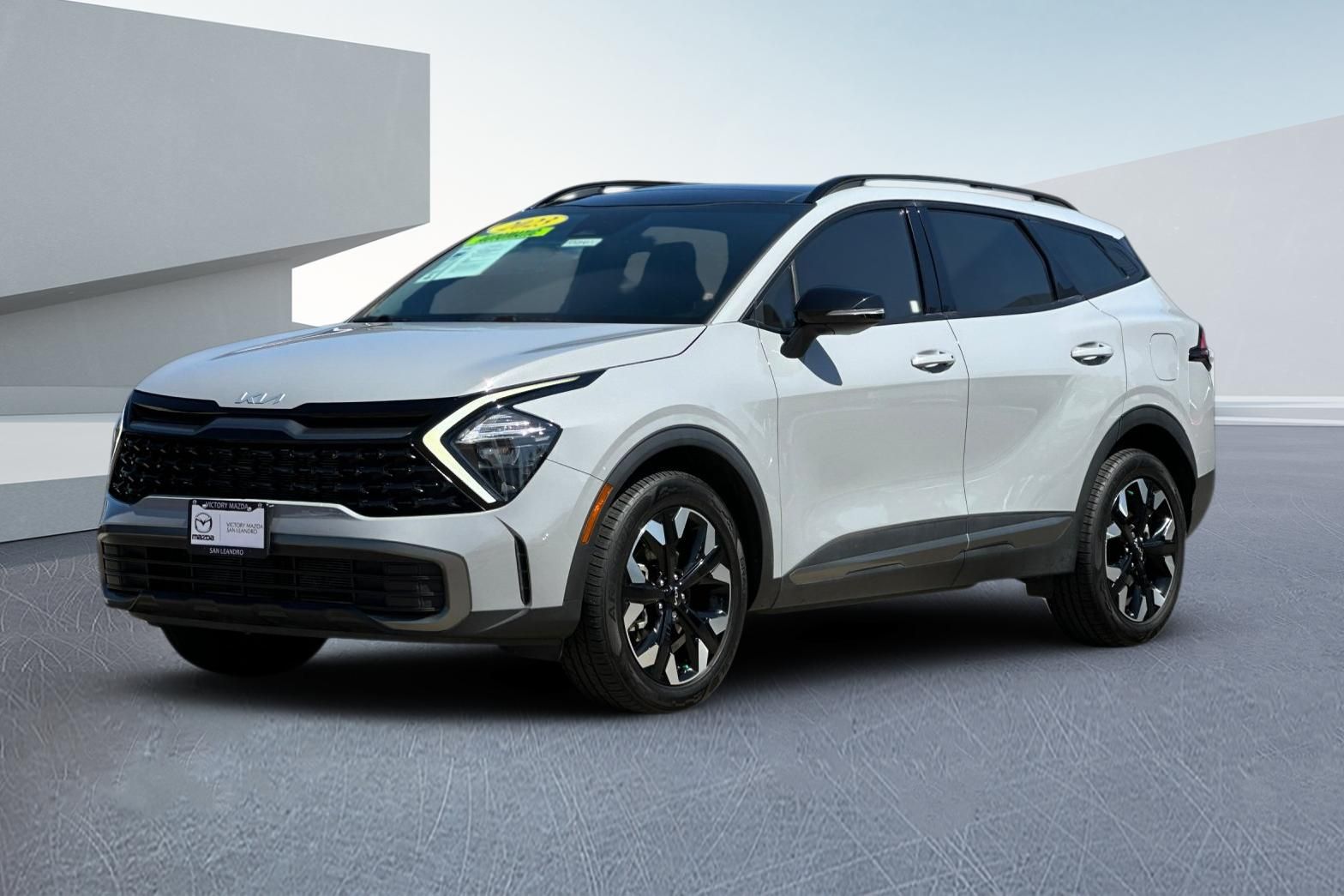 2023 Kia Sportage X-Line Image 1 of 30