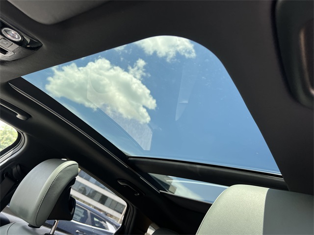 Vehicle image 20 of 36