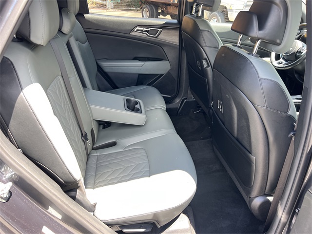 Vehicle image 14 of 36