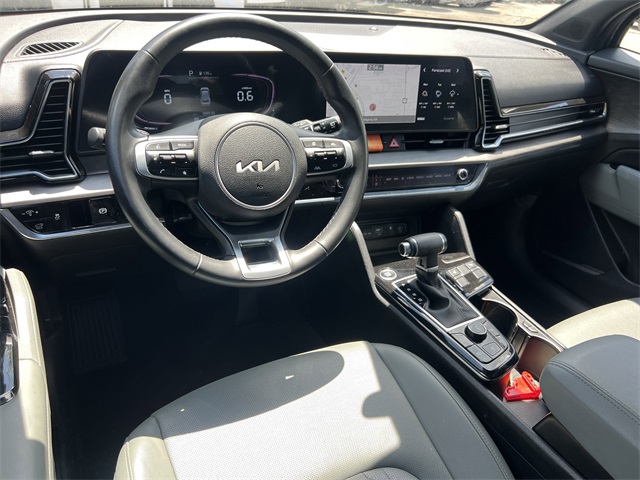 Vehicle image 18 of 36