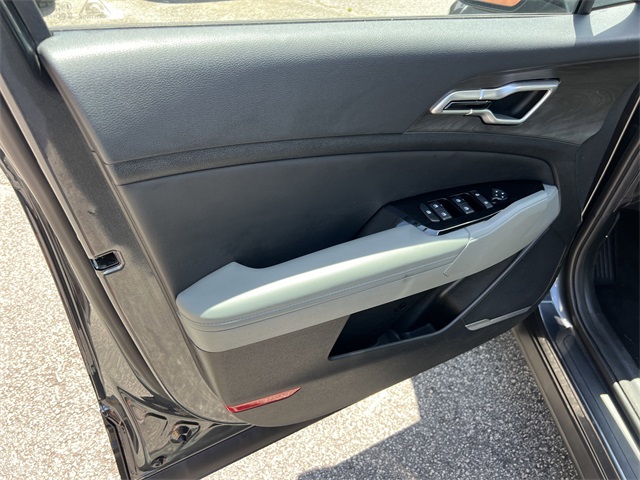 Vehicle image 26 of 36