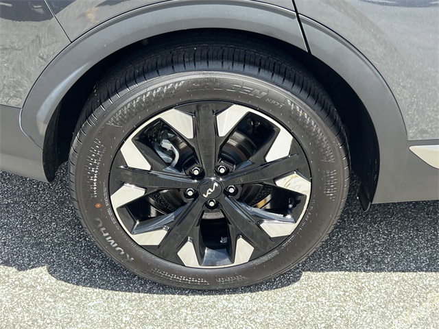Vehicle image 8 of 36