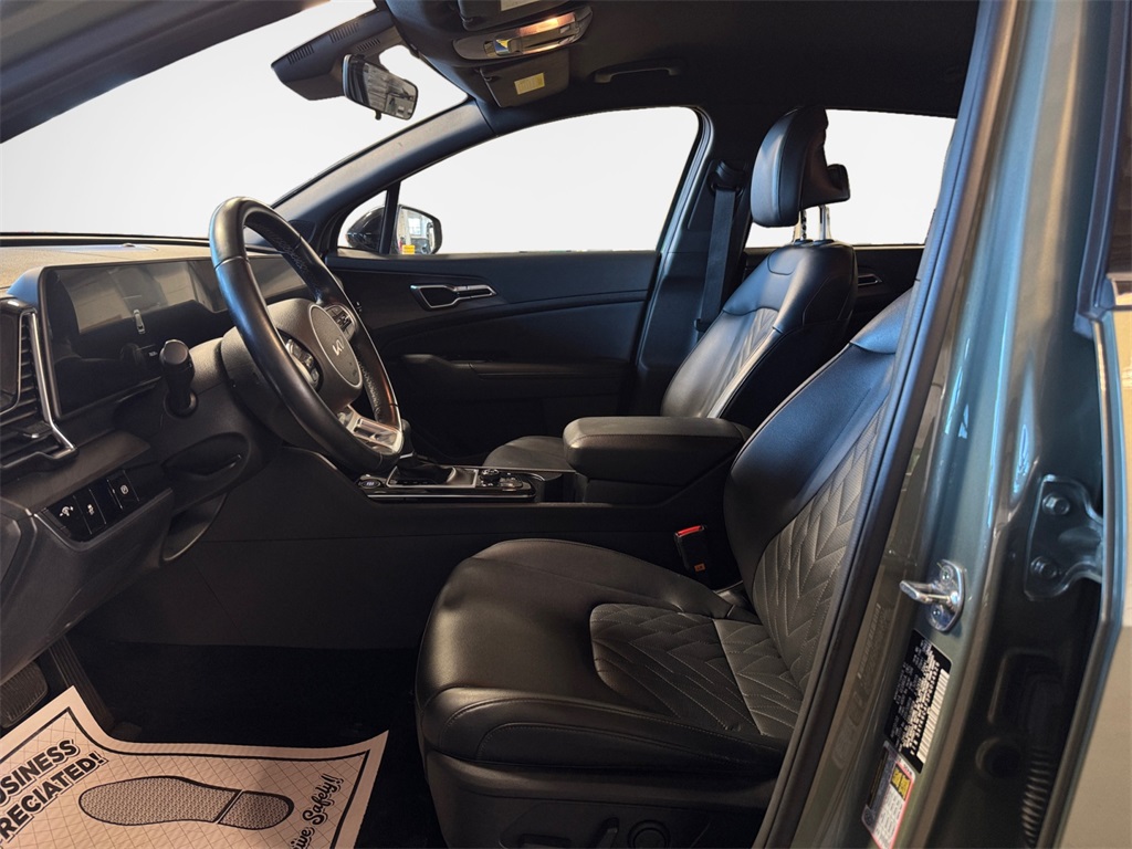 2023 Kia Sportage X-Line Image 14 of 32