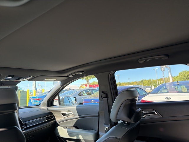 2023 Kia Sportage X-Line Image 16 of 26