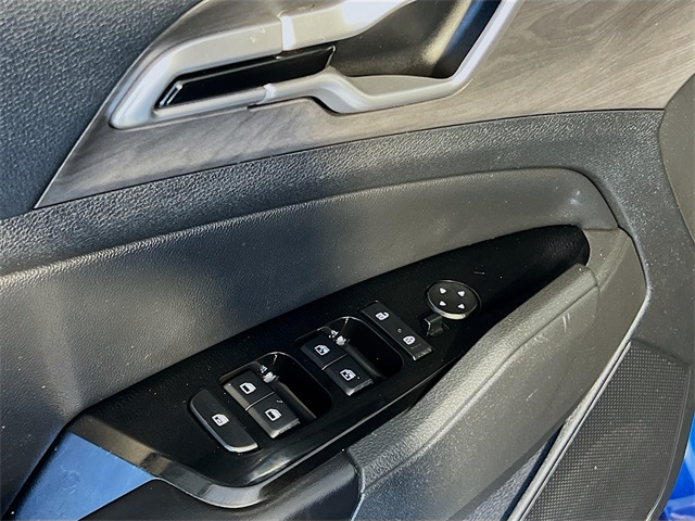 Vehicle image 19 of 43