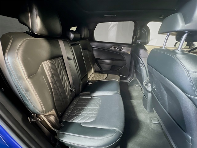 Vehicle image 29 of 43