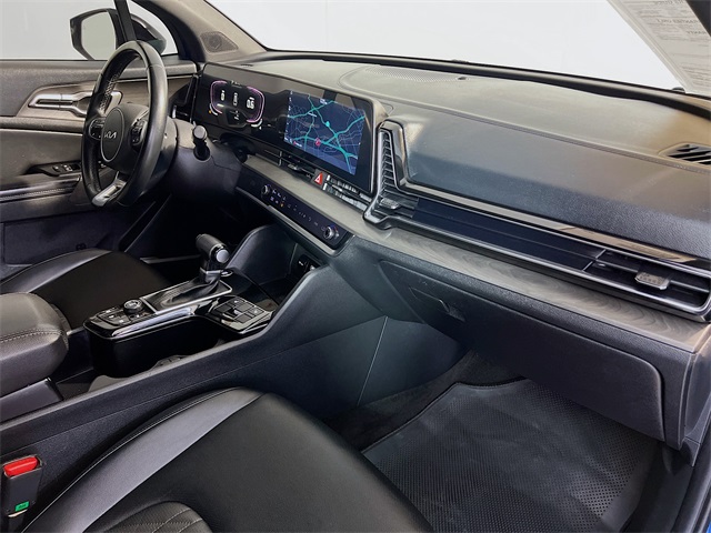 Vehicle image 31 of 43