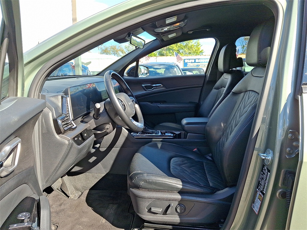 2023 Kia Sportage X-Line Image 10 of 30