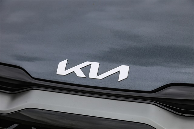 Vehicle image 9 of 29
