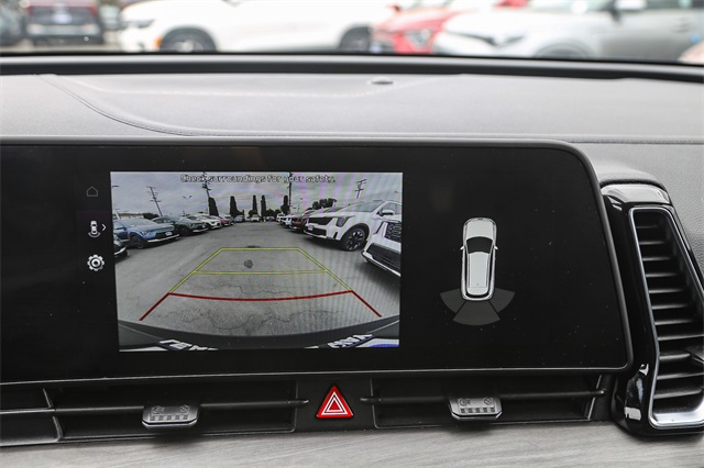 Vehicle image 25 of 29