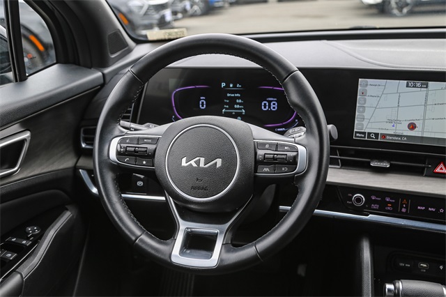 Vehicle image 16 of 29