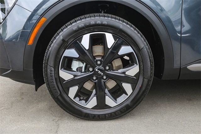 Vehicle image 12 of 29
