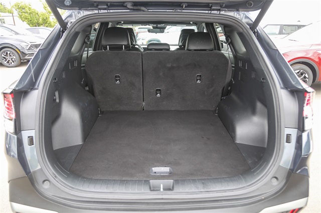 Vehicle image 27 of 29