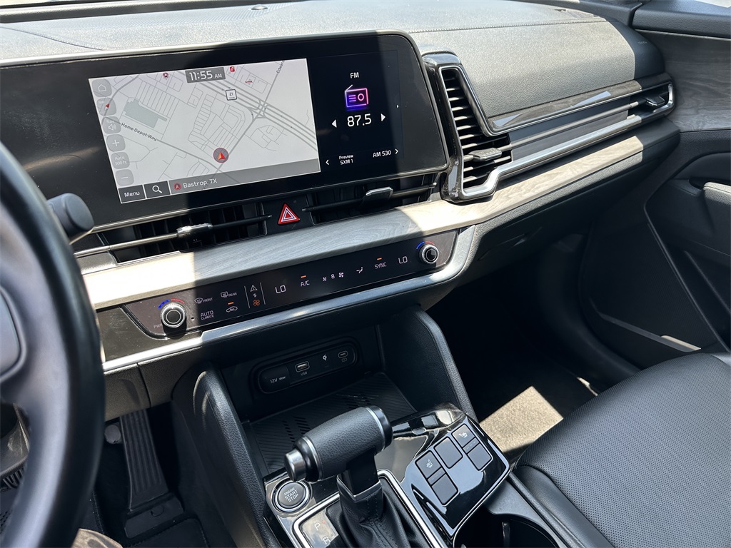 Vehicle image 18 of 31