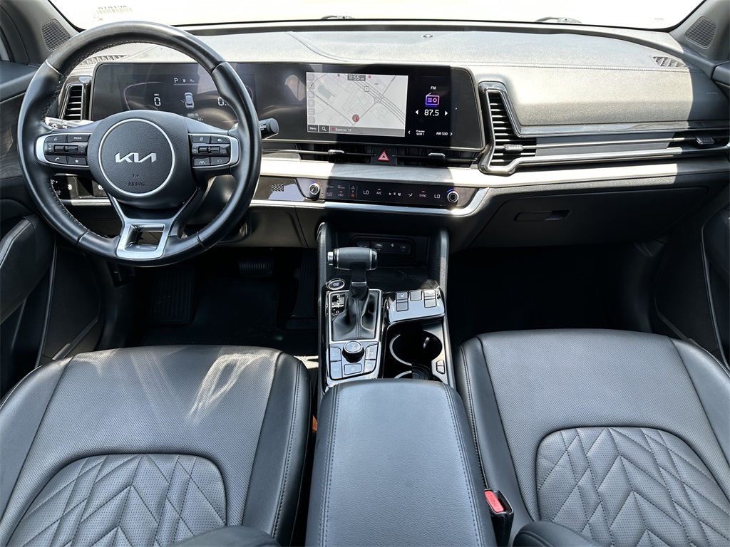 Vehicle image 25 of 31