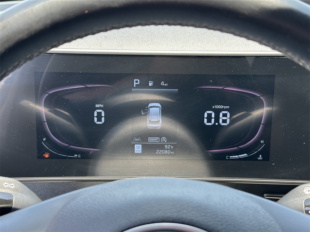 Vehicle image 17 of 31