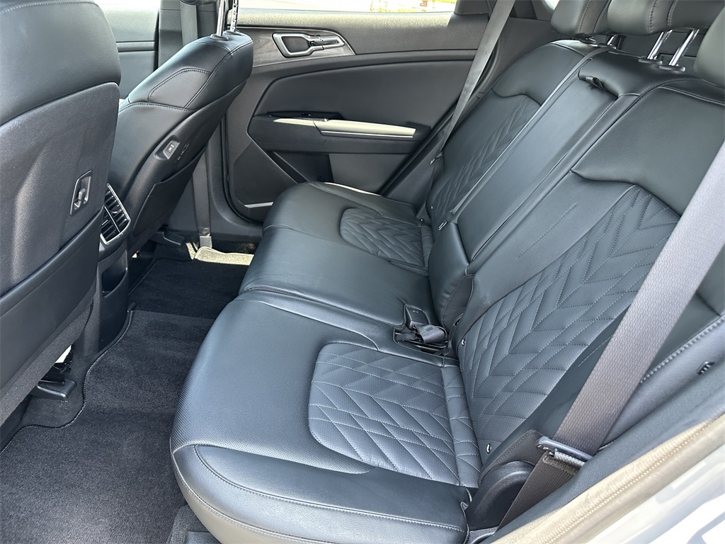 Vehicle image 29 of 31