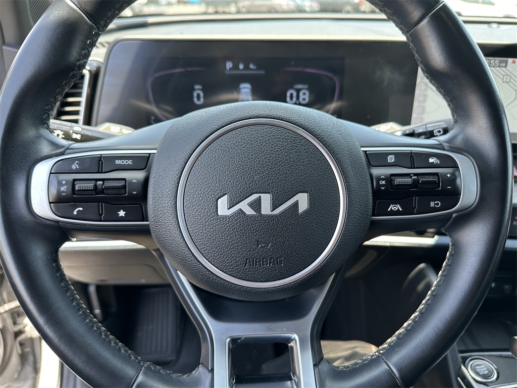 Vehicle image 14 of 31