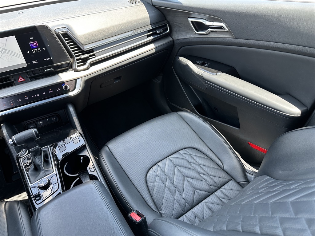 Vehicle image 27 of 31
