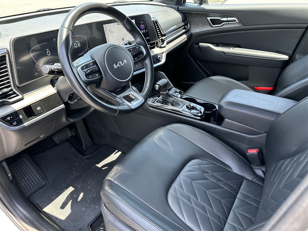 Vehicle image 8 of 31