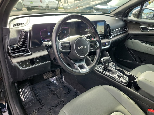 Vehicle image 20 of 34