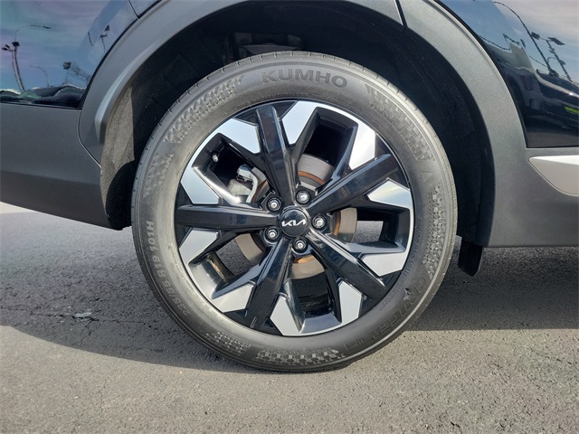 Vehicle image 6 of 34