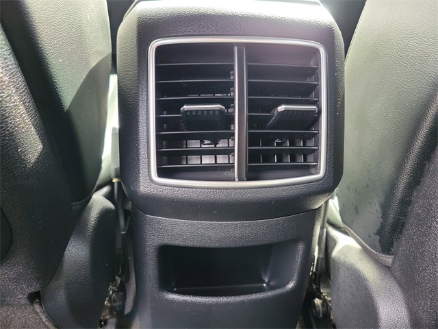 Vehicle image 13 of 34