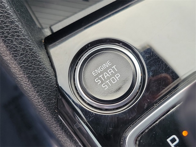 Vehicle image 31 of 34