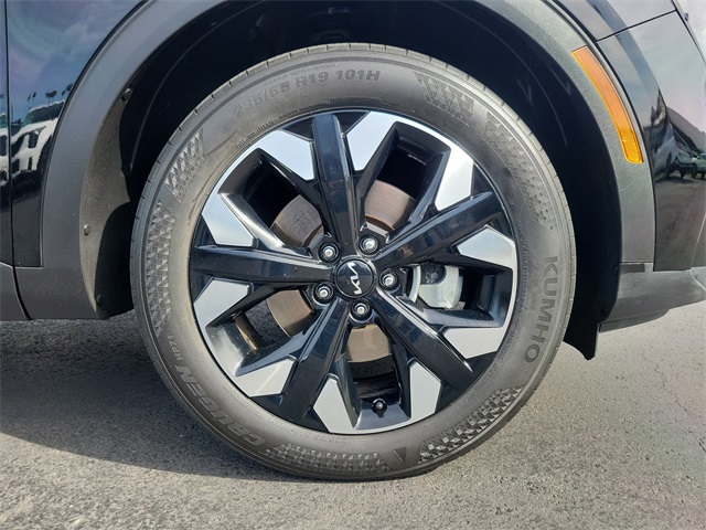 Vehicle image 5 of 34