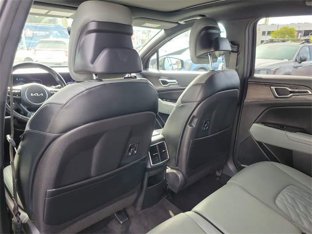 Vehicle image 15 of 34