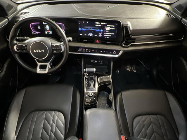 Vehicle image 18 of 33