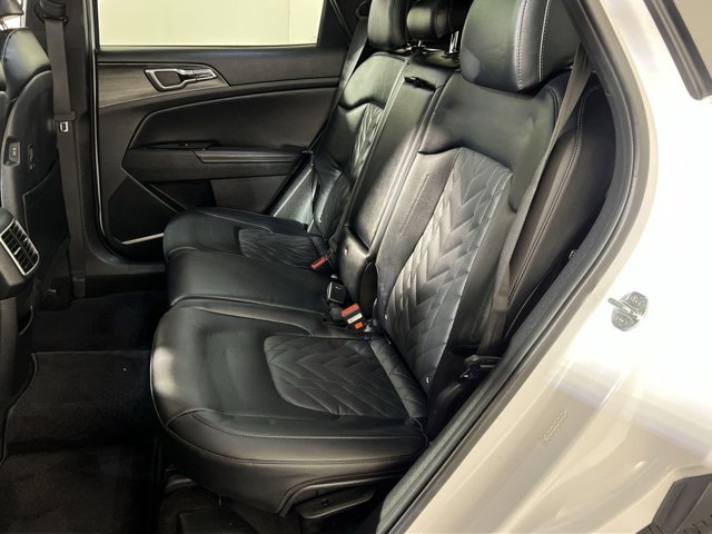 Vehicle image 20 of 33