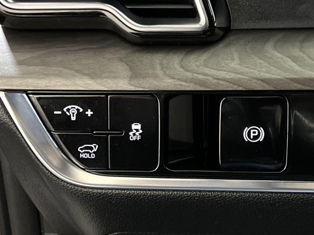 Vehicle image 32 of 33
