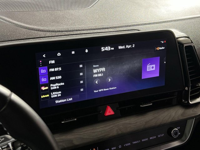 Vehicle image 13 of 33