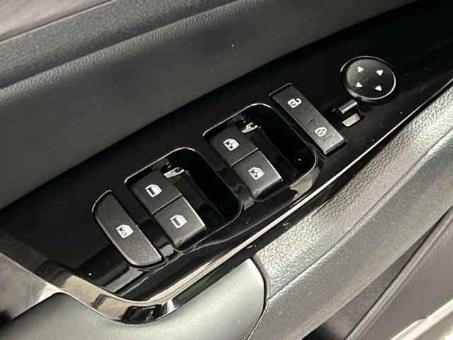 Vehicle image 10 of 33