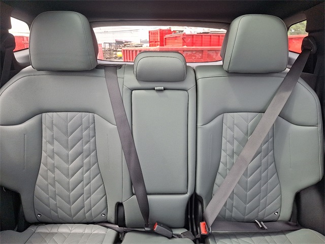 2023 Kia Sportage X-Line Image 17 of 31