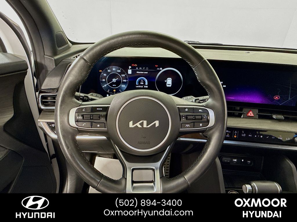 Vehicle image 11 of 32