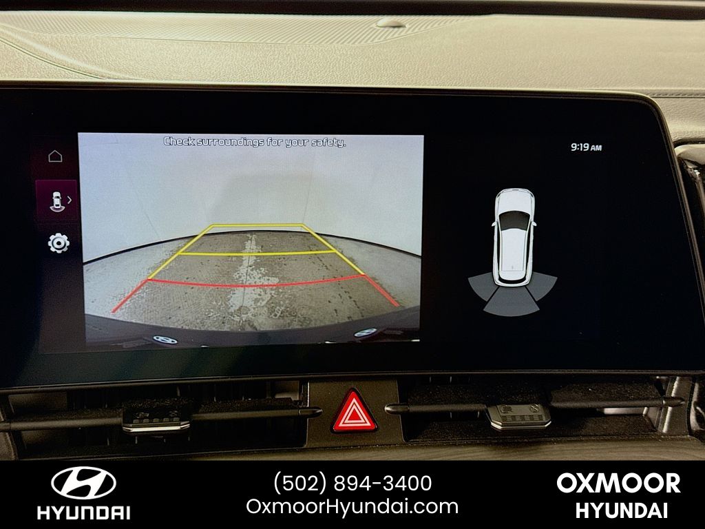 Vehicle image 14 of 32