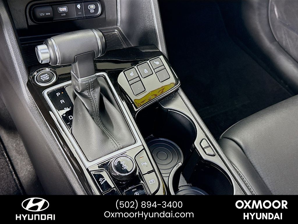 Vehicle image 17 of 32